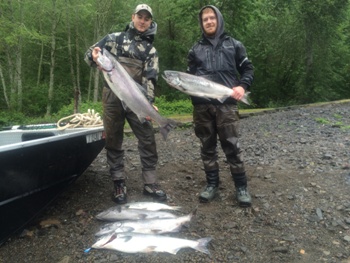 Cowlitz river spring Chinook salmon